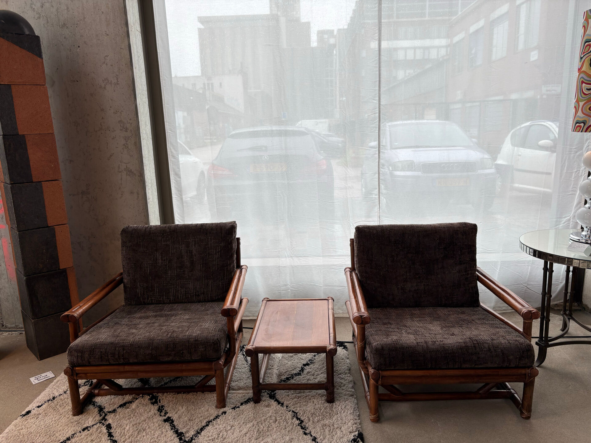 Fauteuils et table Mc Guire (ensemble de 3)