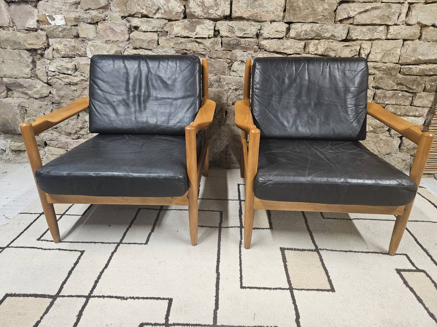 Paire de faureuil Scandinave cuir 1970"