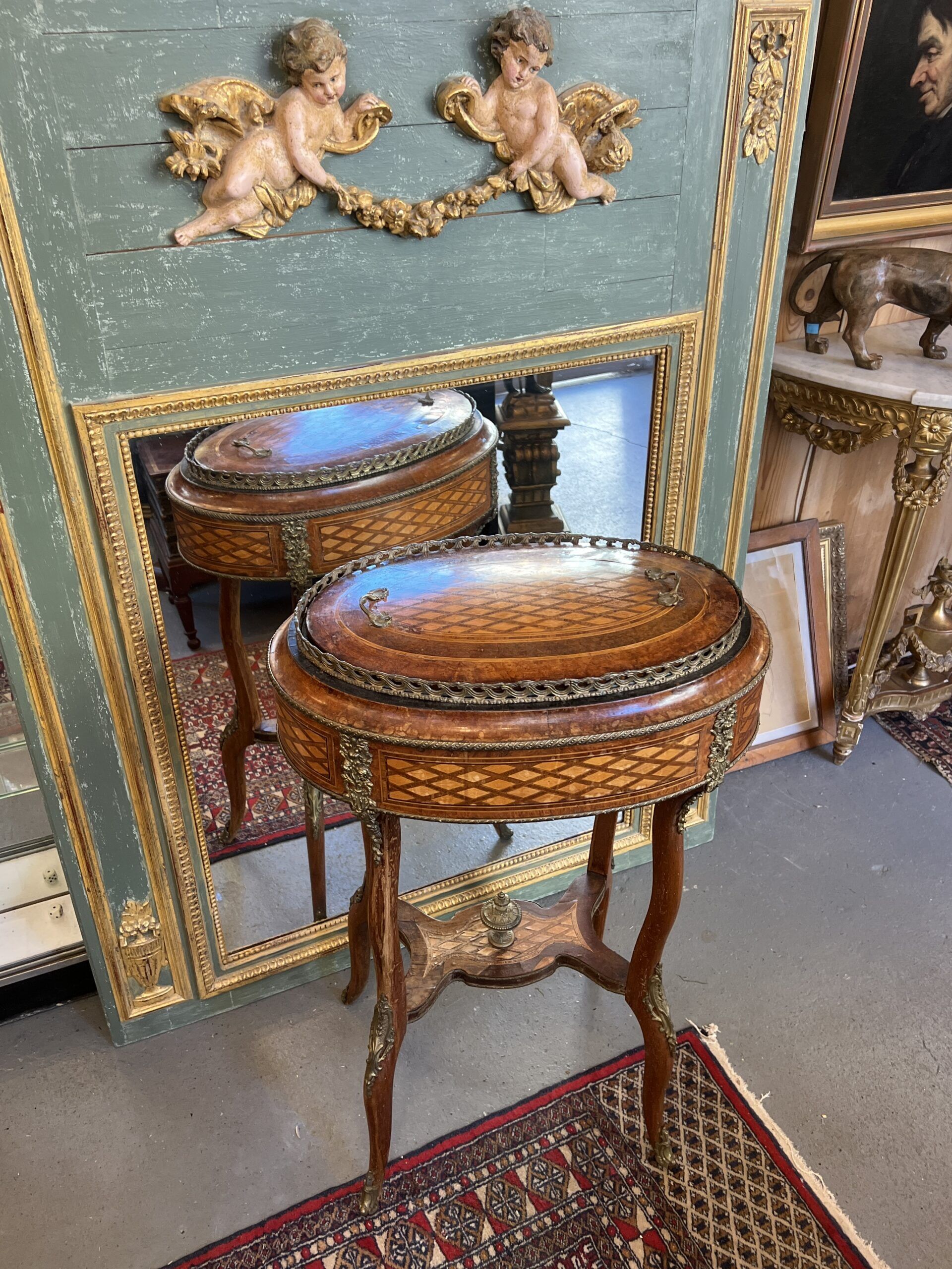 Very beautiful and old wooden marquetry planter, Napoleon III period, mid-19th century.