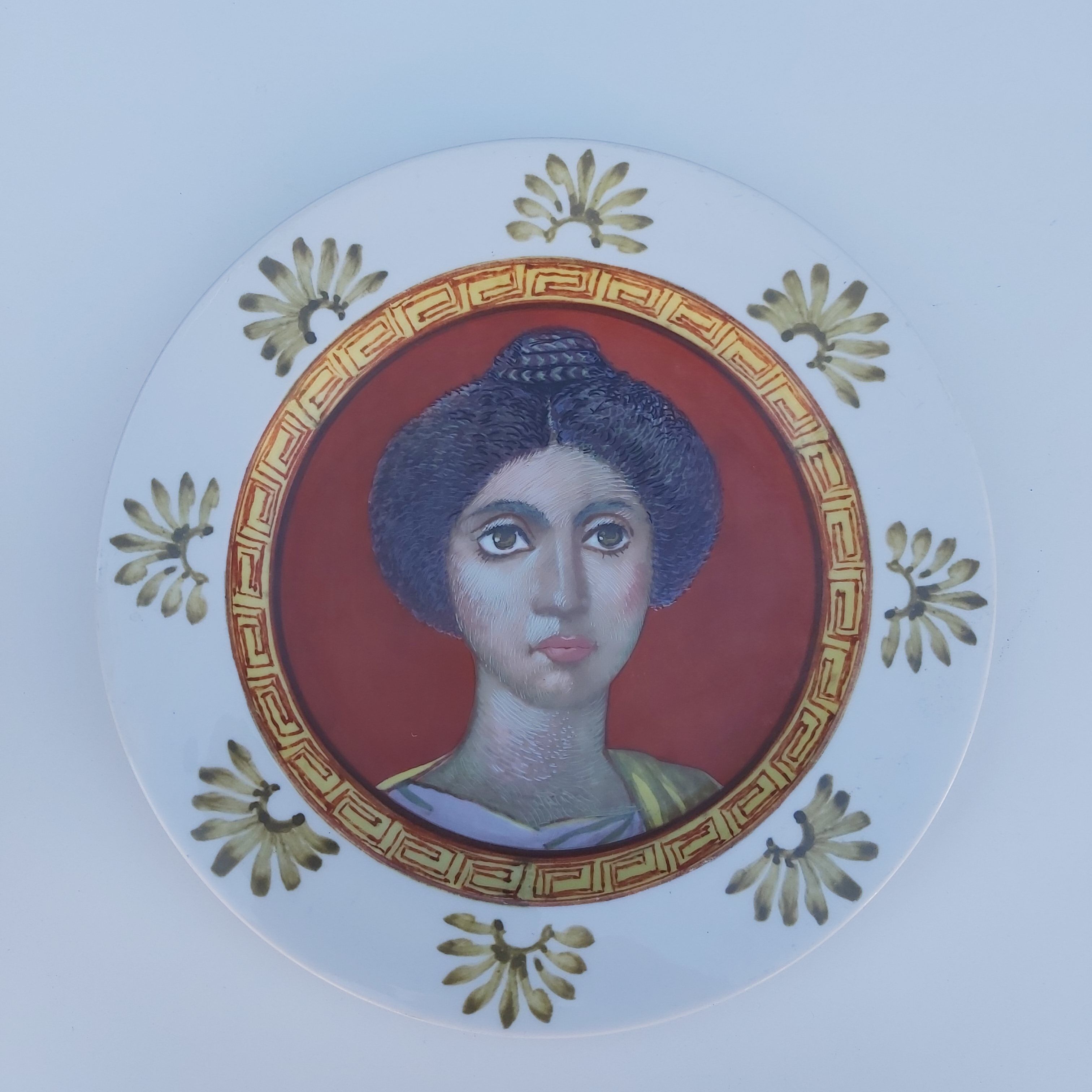 Decorative porcelain dish "Pompeii" numbered