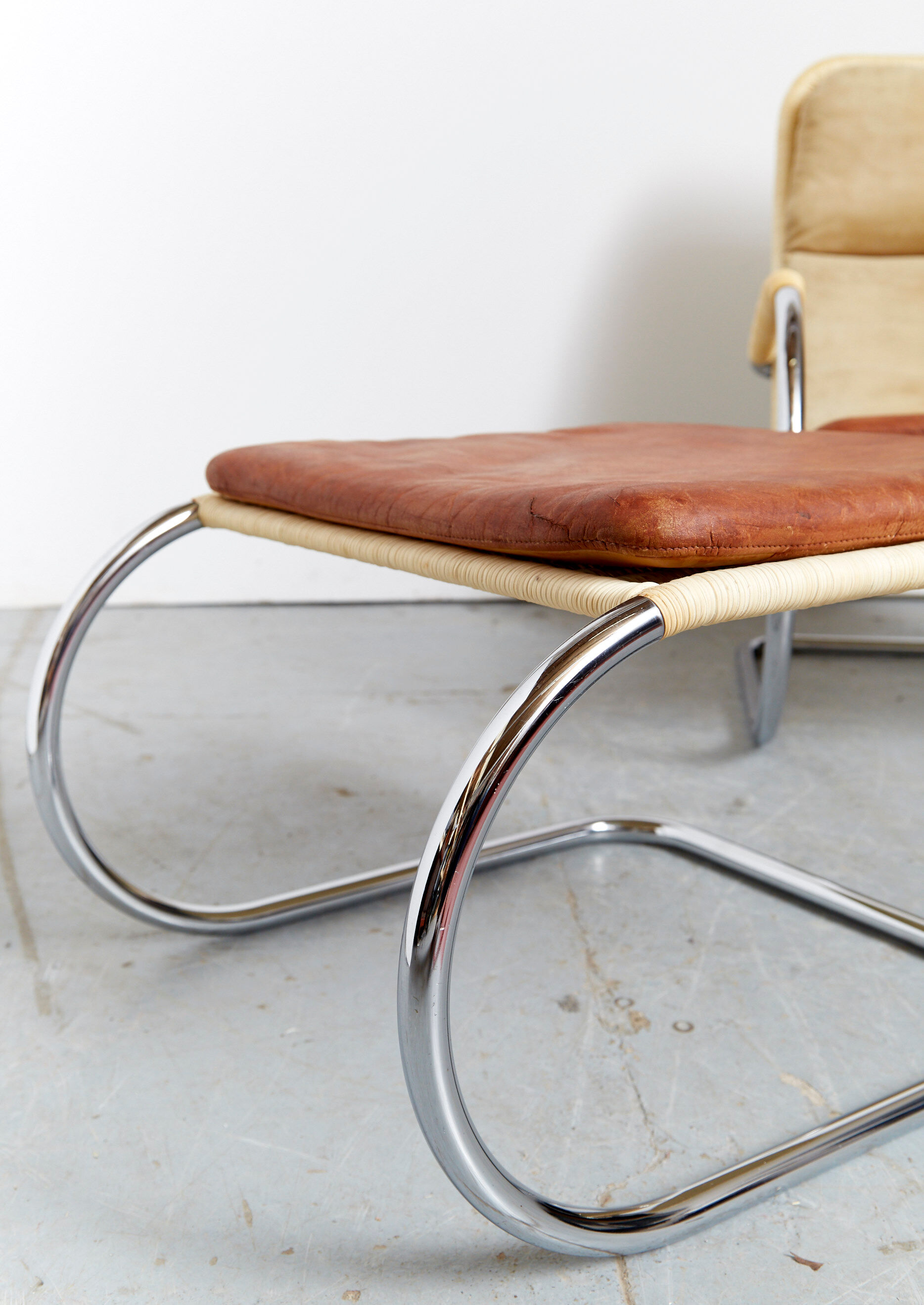 Anton Lorenz Bauhaus Cantilever D35 + Ottoman E35 for Tecta