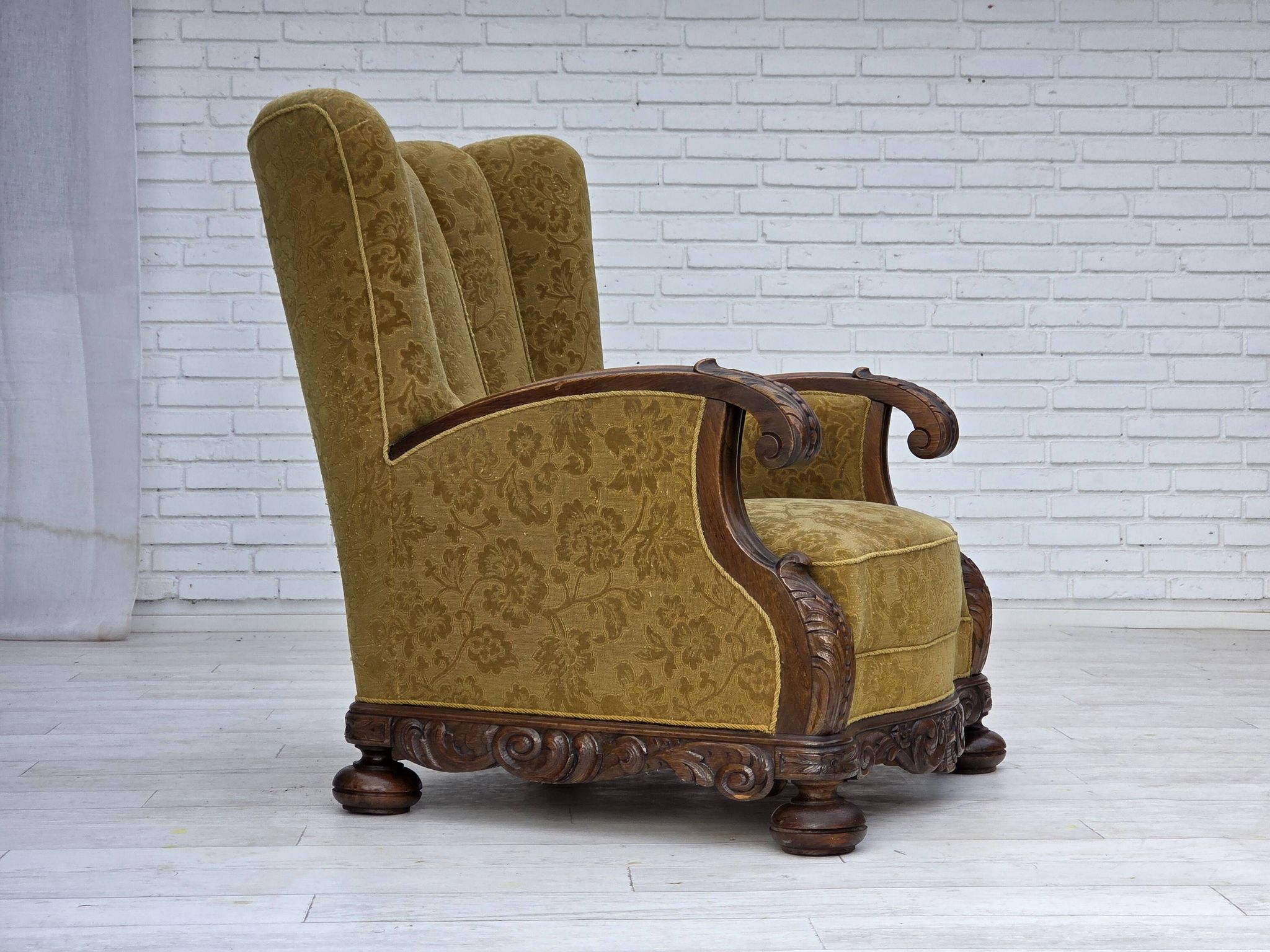 Fauteuil danois à dossier haut, années 1960, laine d'ameublement, bois de chêne massif.