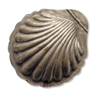 Shell butter dish