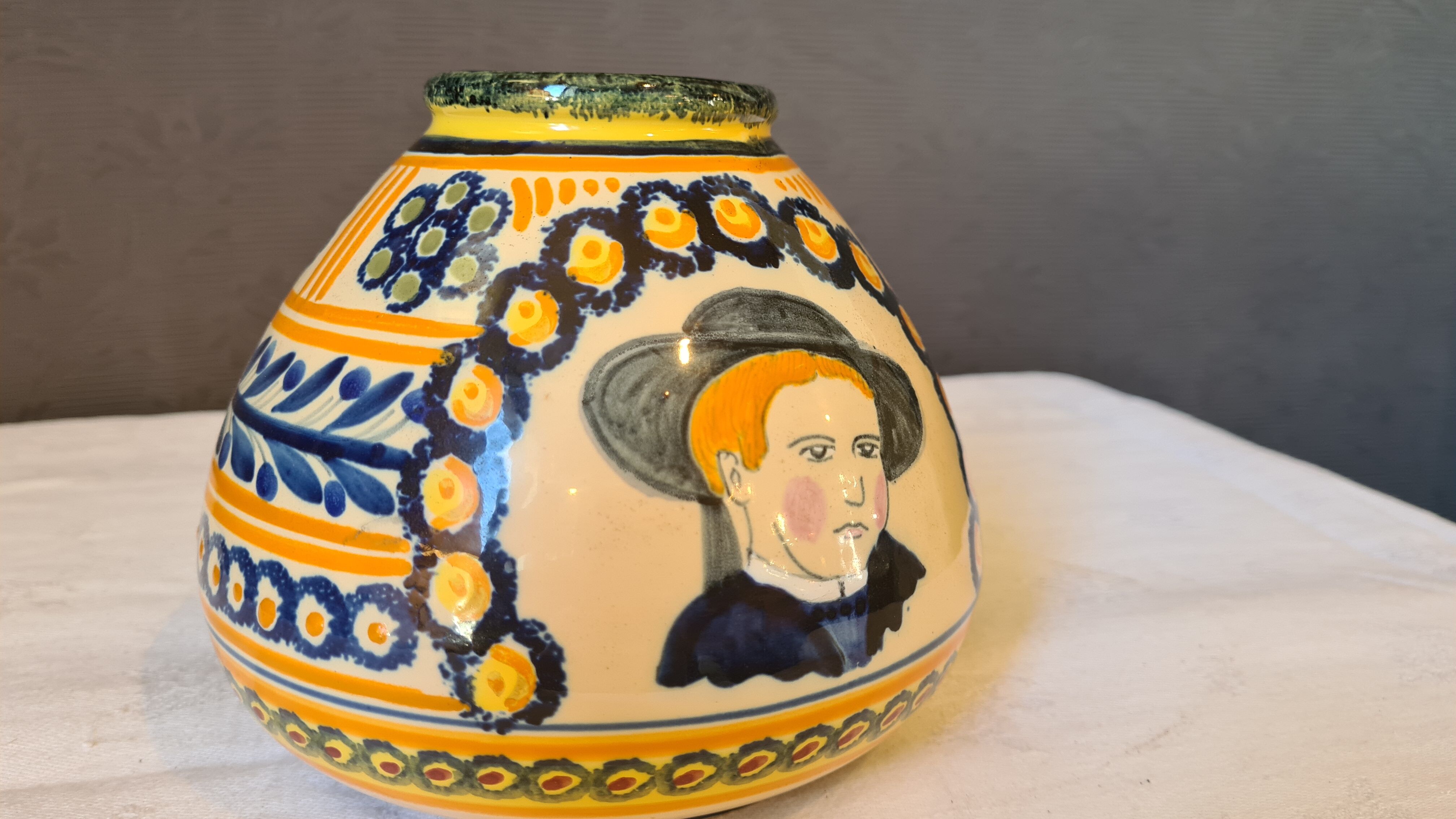 Breton spinning top vase