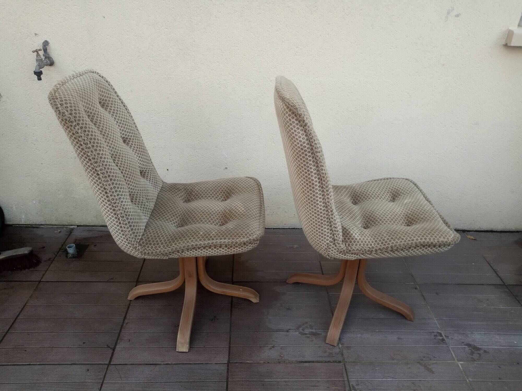 Paire de chaises pivotantes des années 70/80