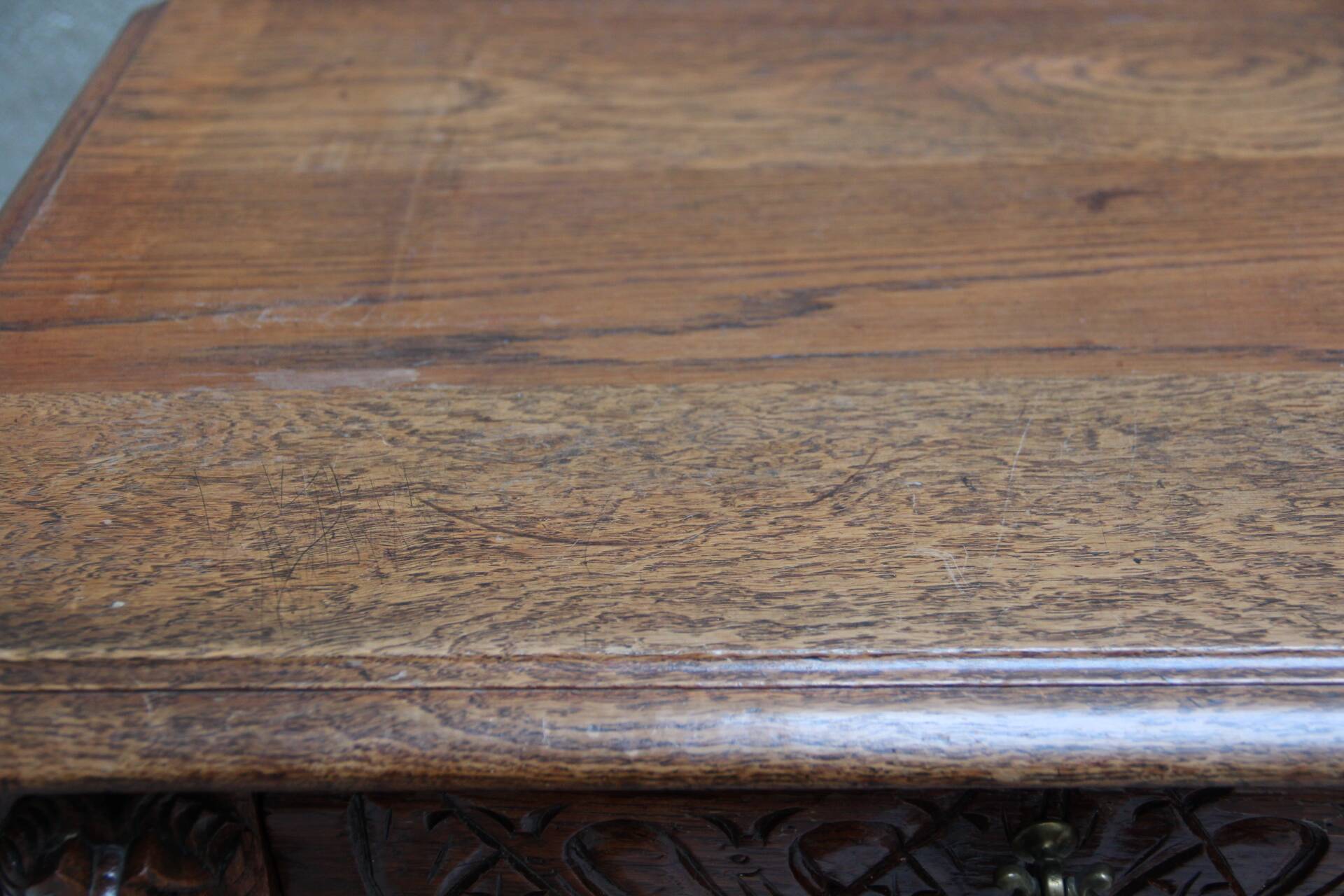 Imposing Neo-Renaissance oak sideboard, late 19th century.