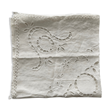 Nappe ancienne brodée richelieu en lin blanc