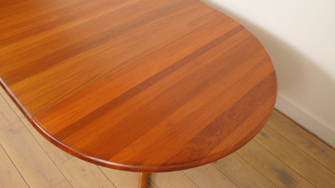 Vintage extendable round dining table | Dyrlund | Solid teak | Danish