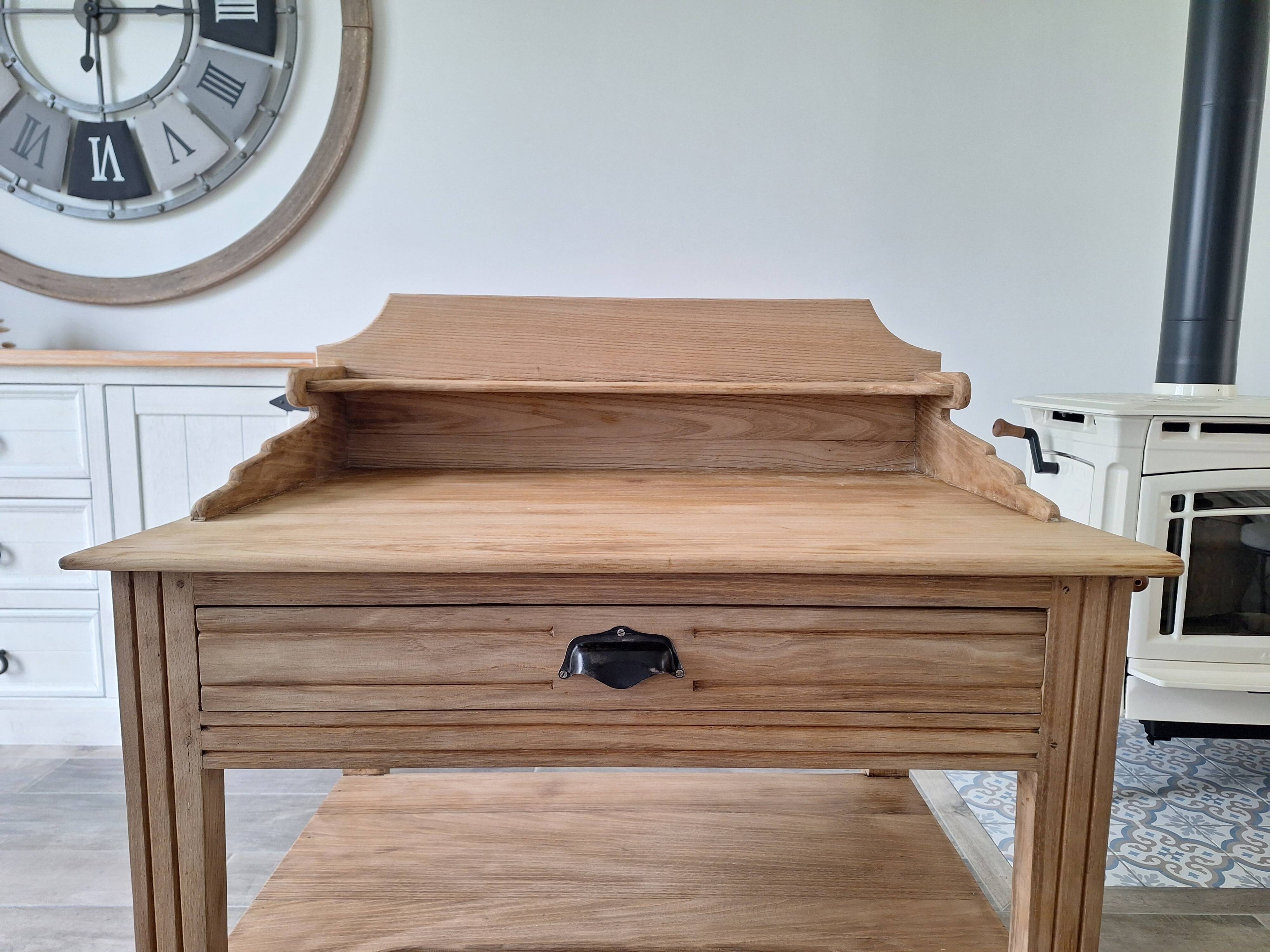 Desk / Dressing table in solid elm from the early 20th century.