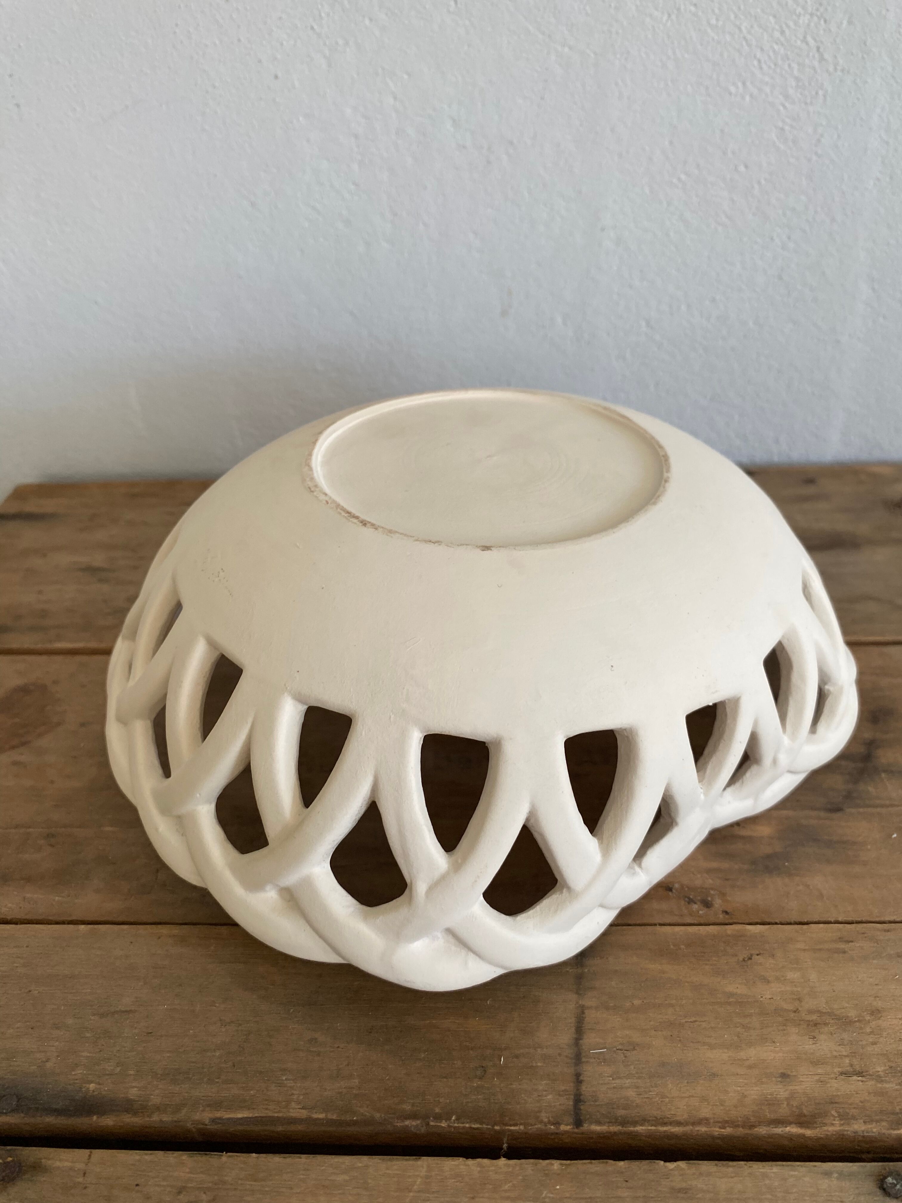 Plaster dish basket decoration