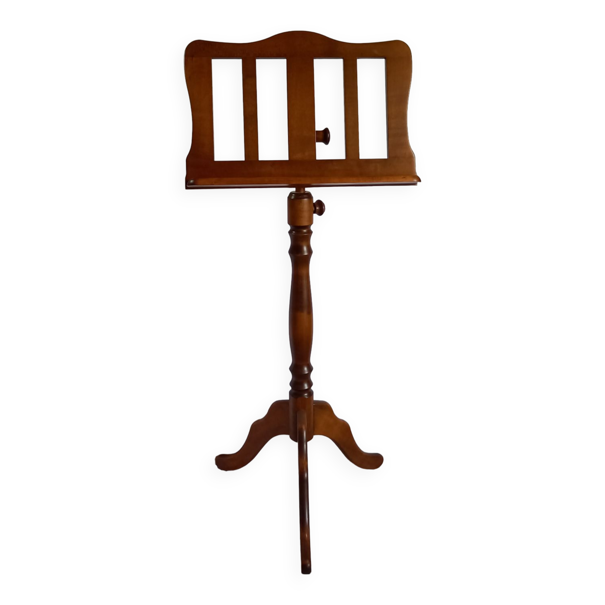 Wooden lutrine from Thomann