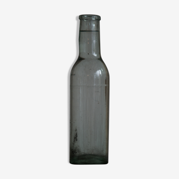 Blown glass bottle