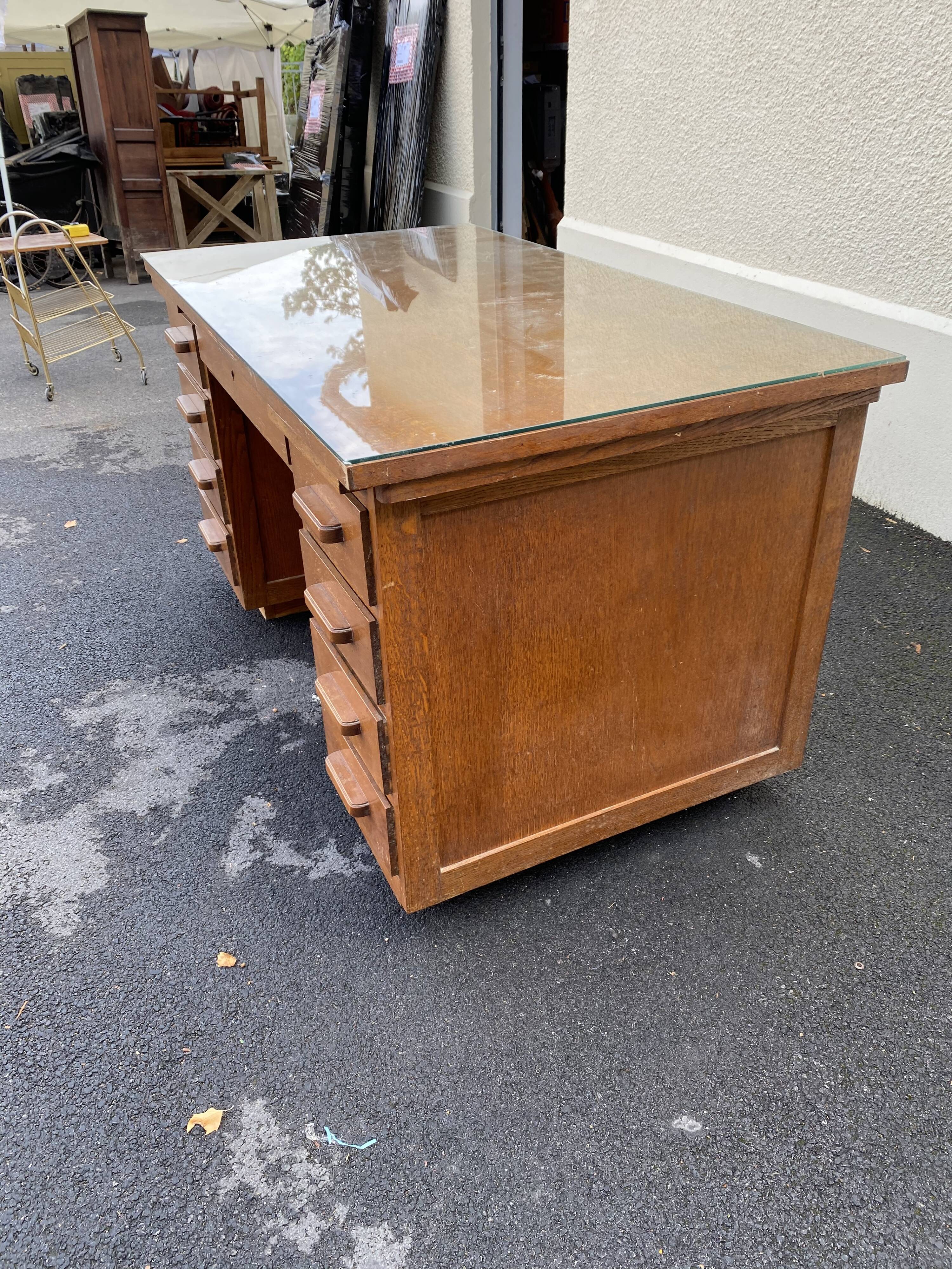 American flat desk