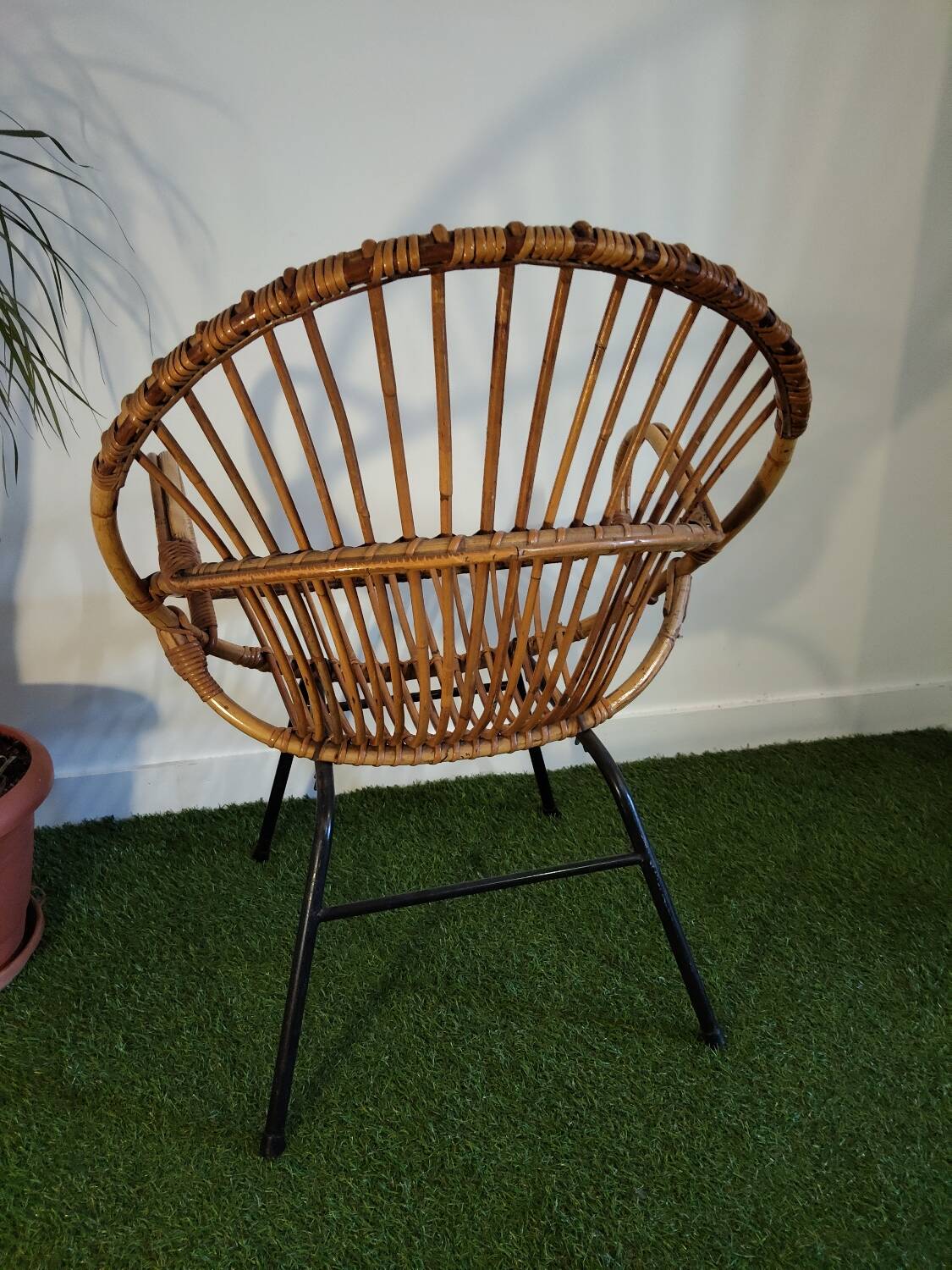Vintage basket chair in rattan and metal – 1950s/60s