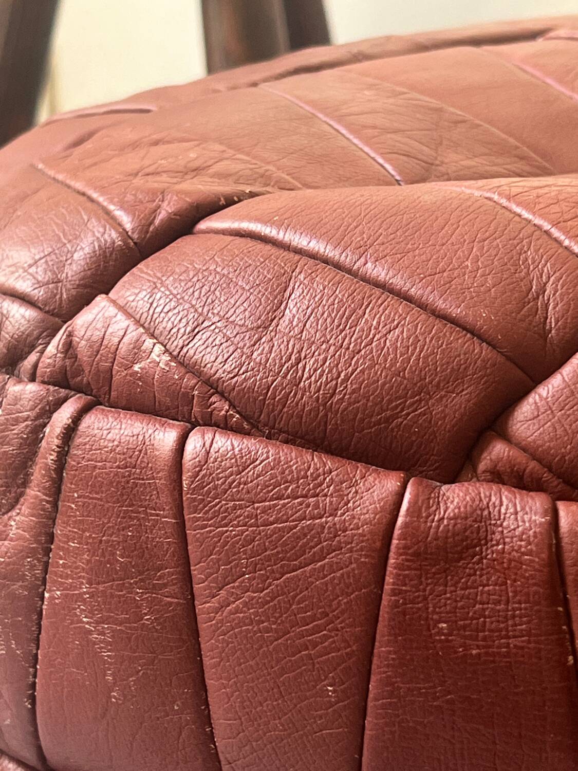 For round leather patchwork Dlg de sede, design 1970.