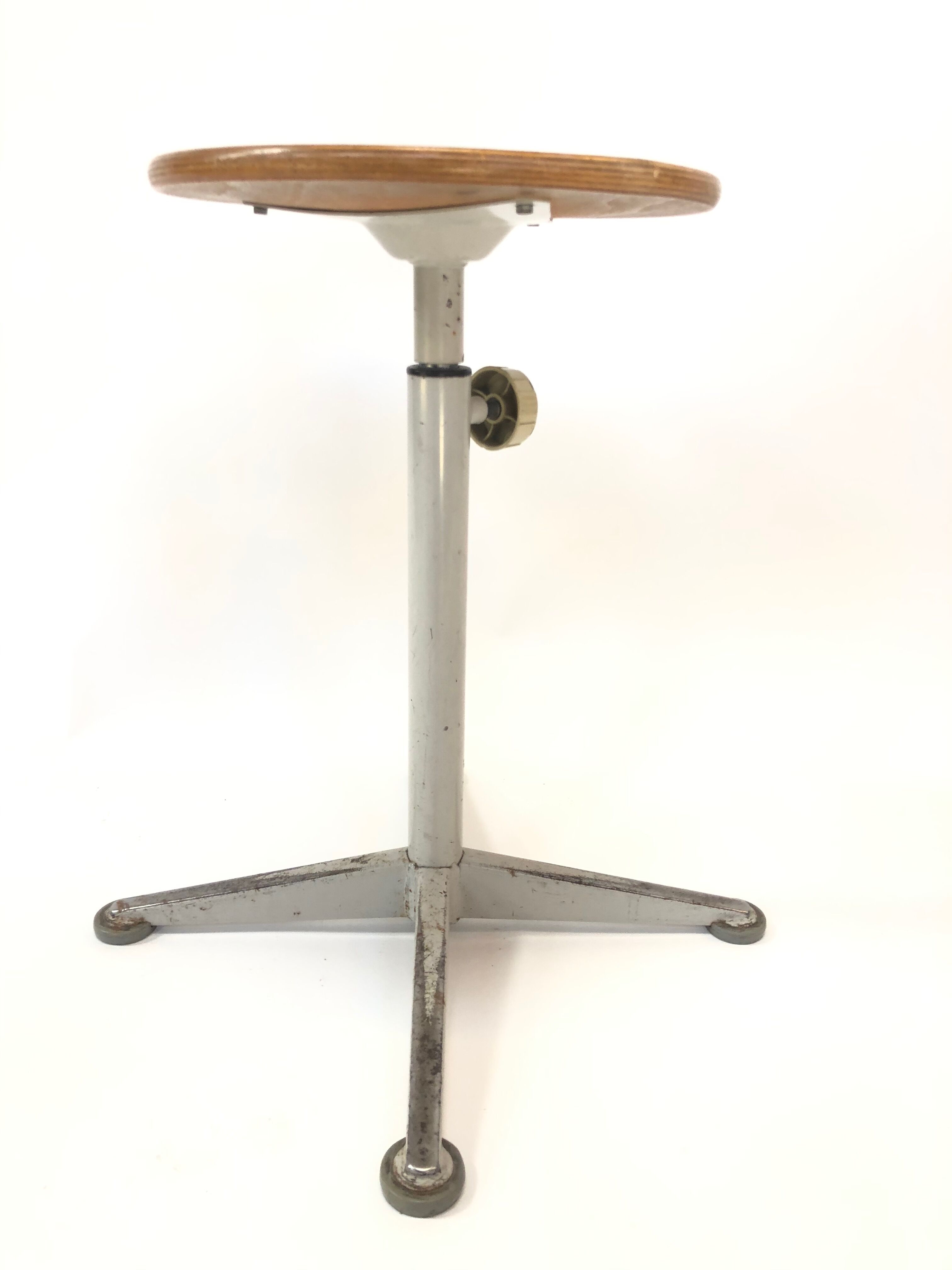 Vintage stool work tabouret by Friso Kramer Ahrend de Cirkel