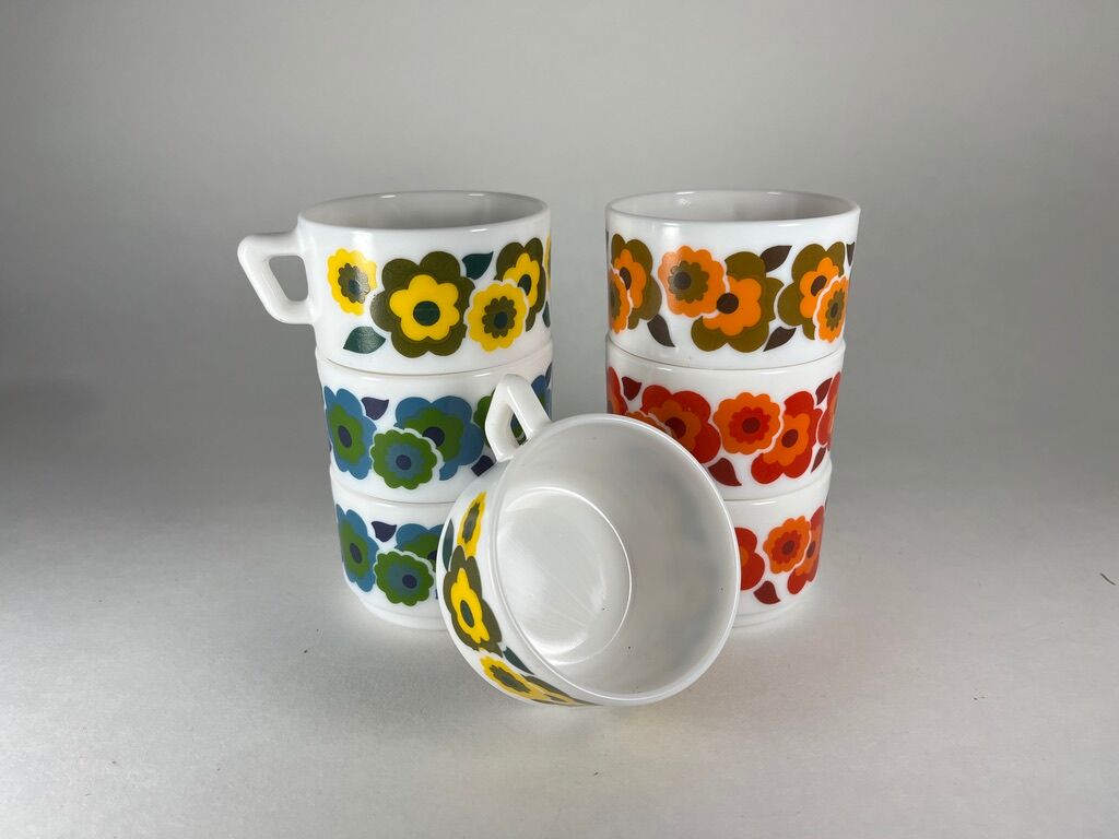 Arcopal cups 7 lotus french vintage 1970