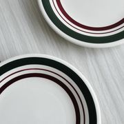 2 assiettes à dessert bande verte et bordeaux.