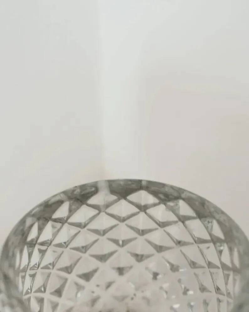 Vintage pressed glass bowl / pocket bowl – diamond pattern – 1960s/70s