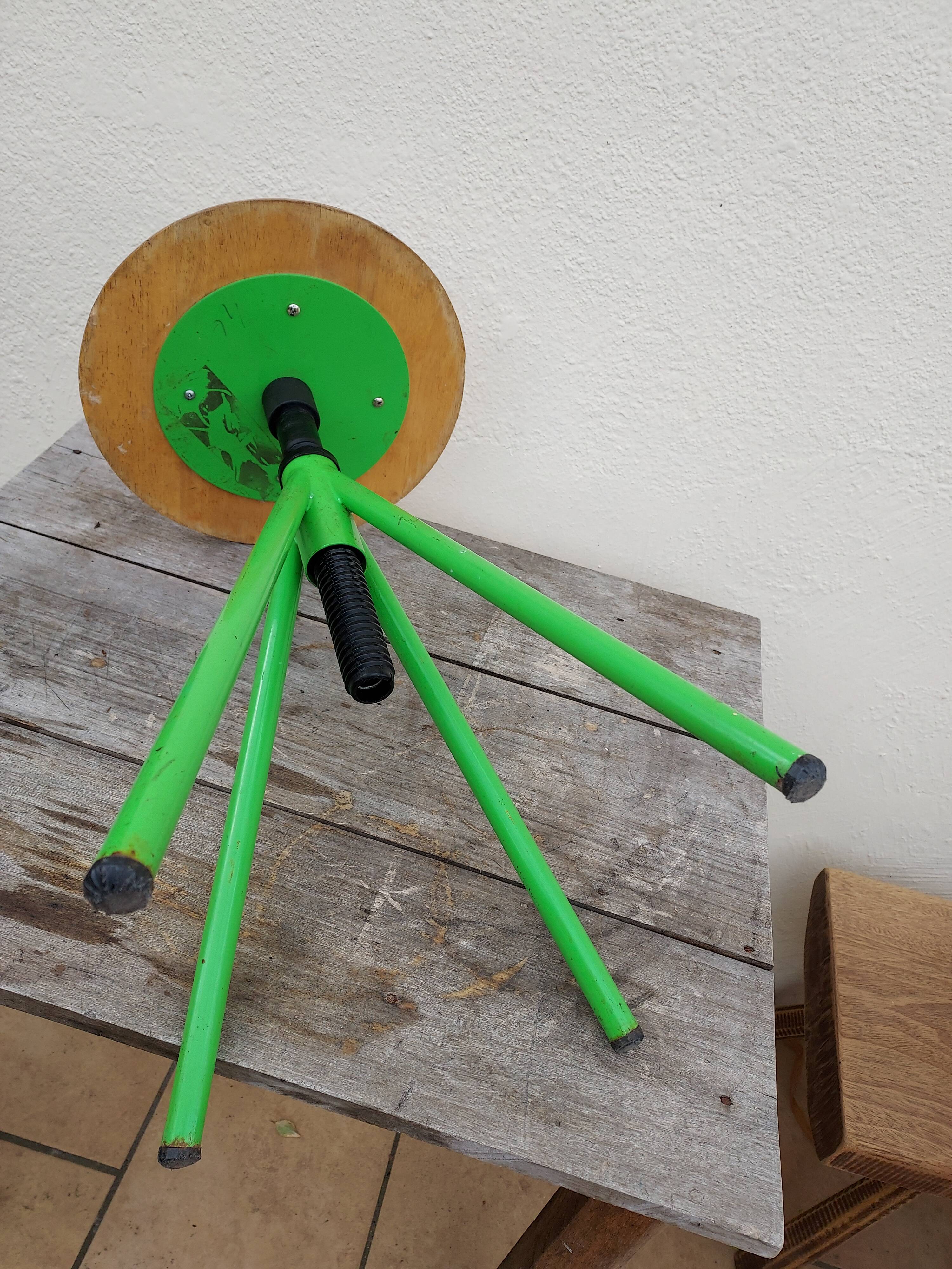 Indus metal screw stool