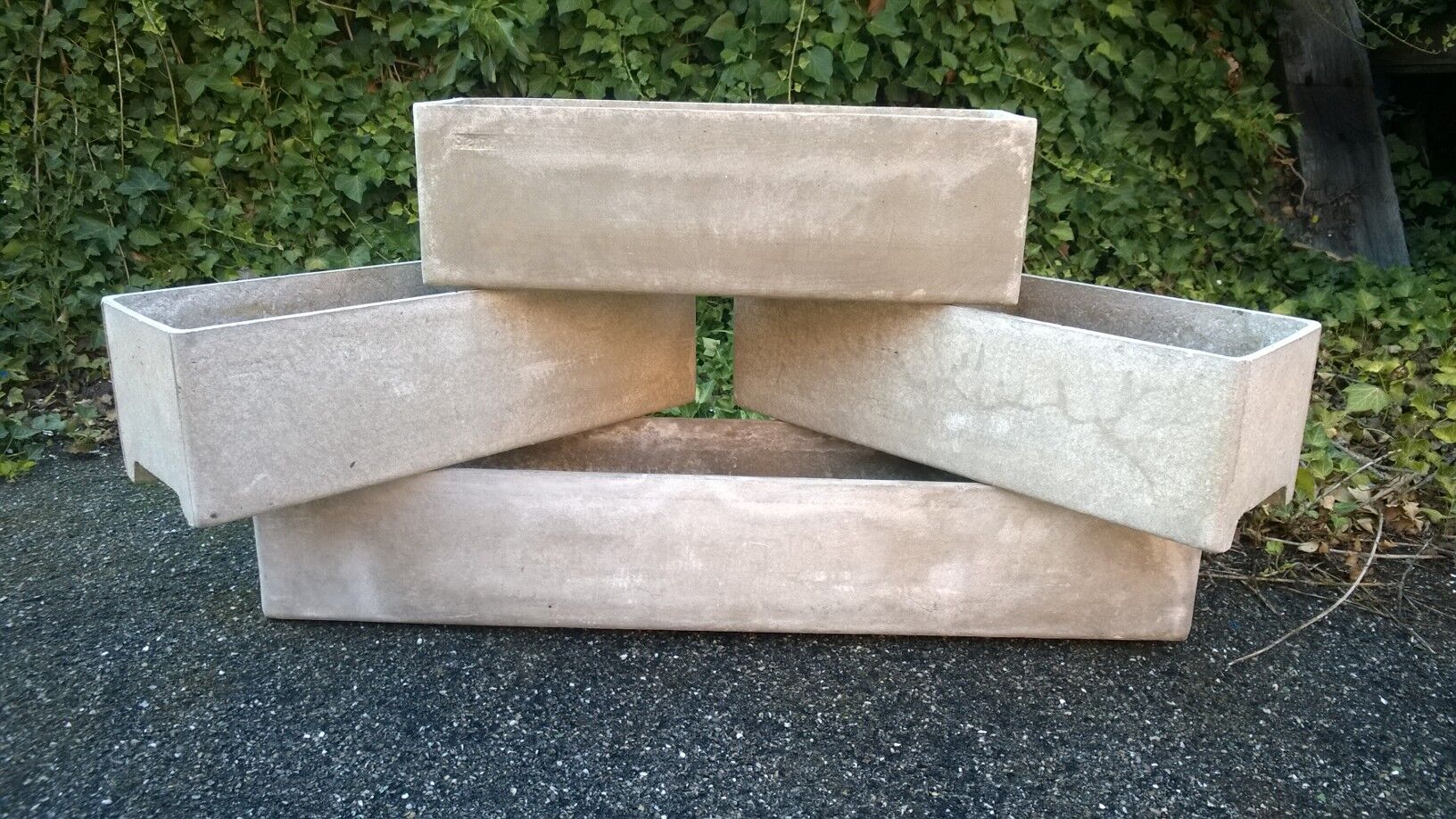 Lot of 4 Willy Guhl planters