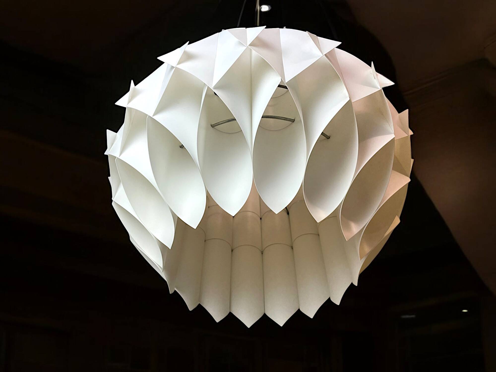 Lampe à suspension White Butterfly de Lars Schioler pour Hoyrup