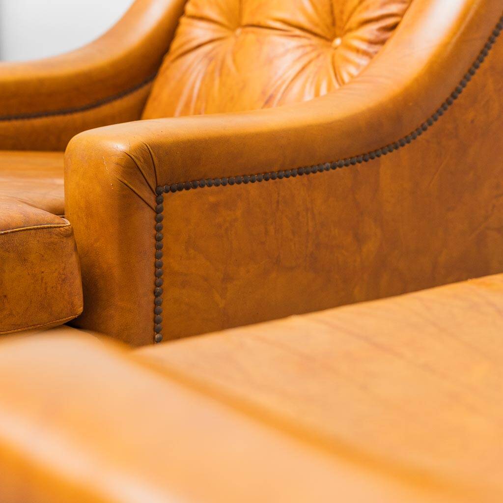 Coppia di poltrone in eco-pelle marrone anni ’50 vintage modernariato