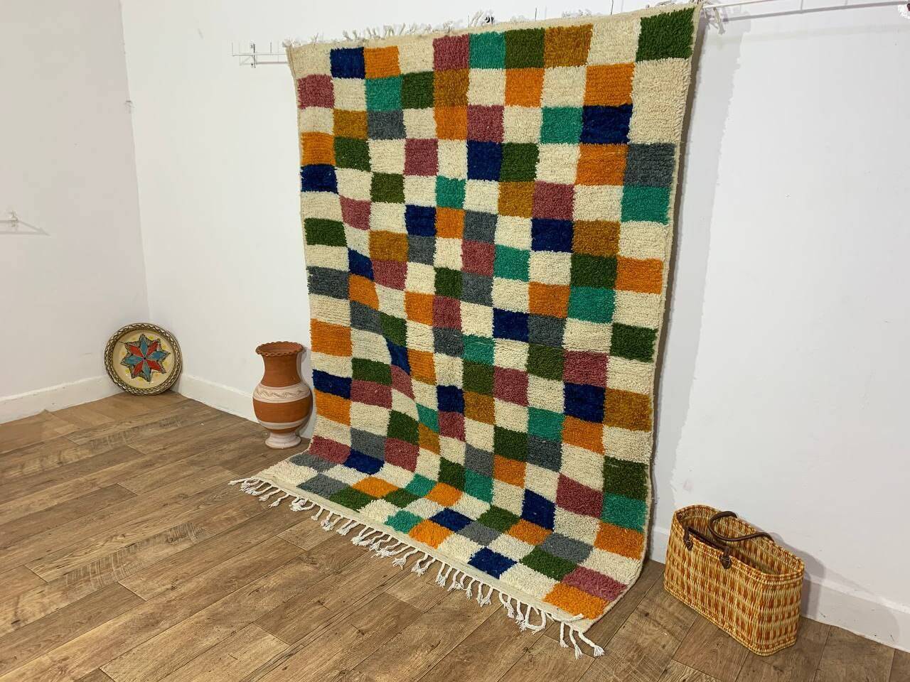 Handcrafted moroccan berber rug 213 x 160 cm