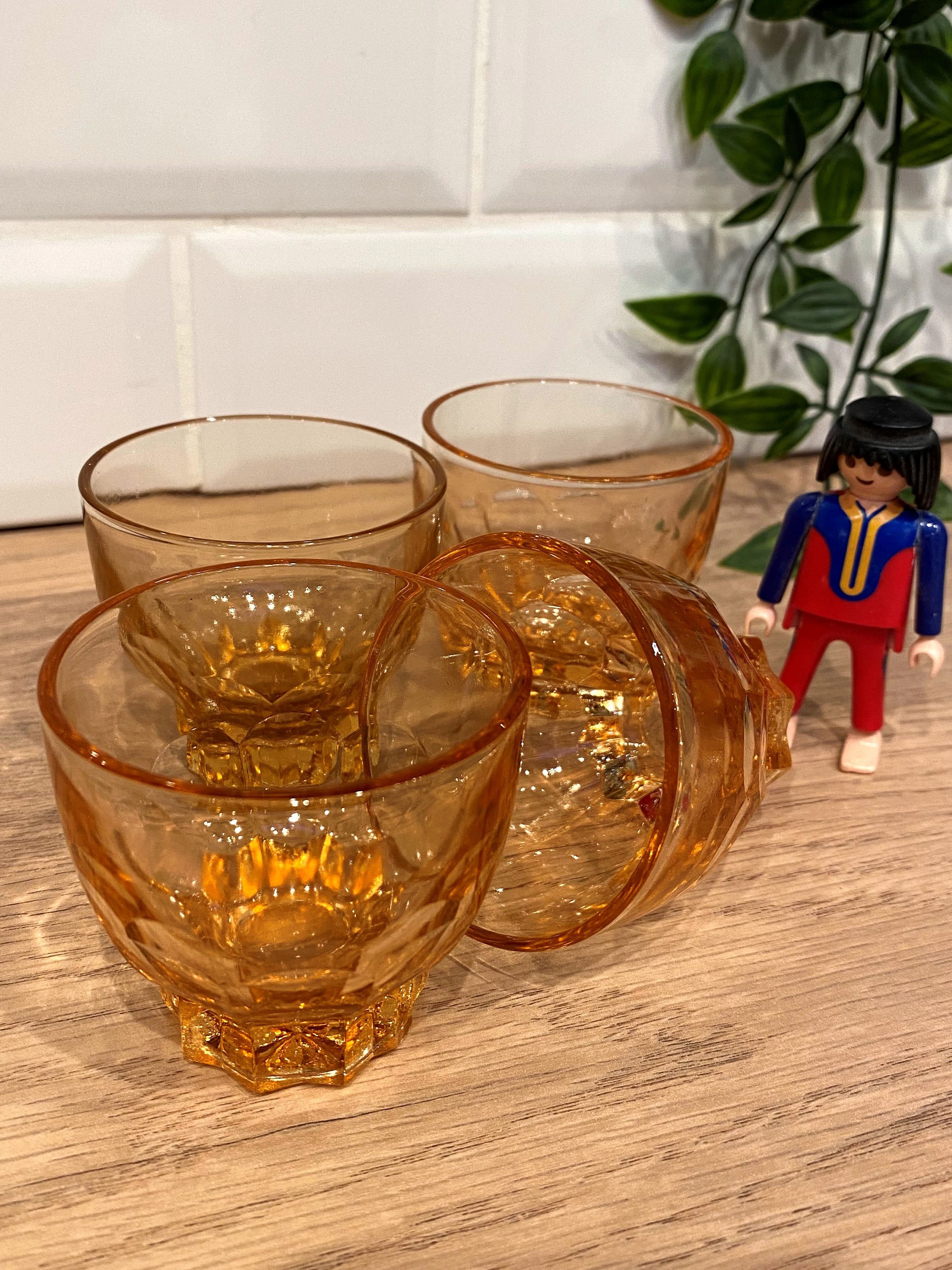 Set of 4 vintage glasses