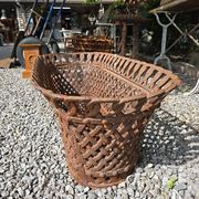 Jardinière ajourée en fonte