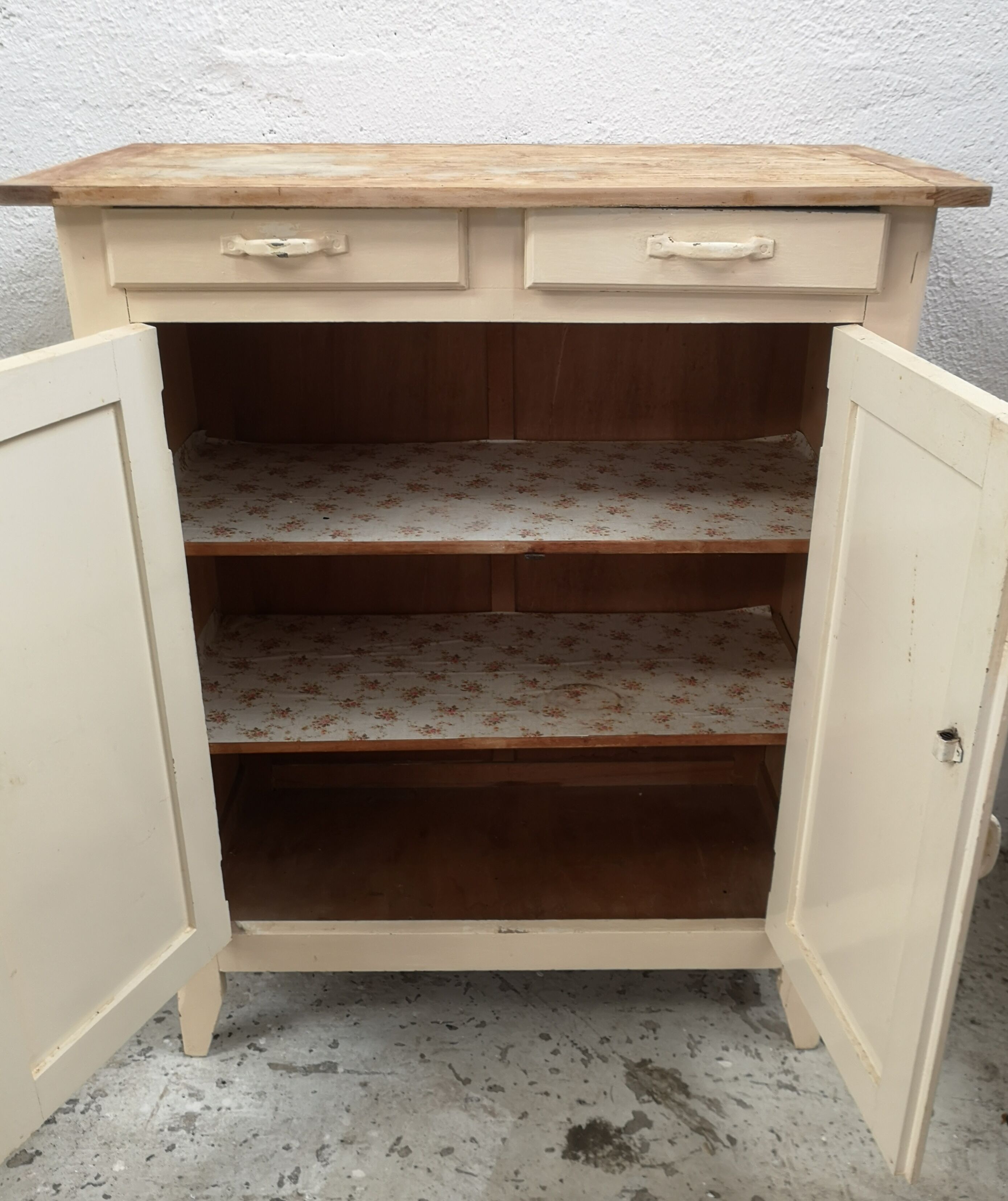Former parisian buffet