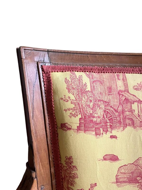 Fauteuil cabriolet style Louis XVI en toile de Jouy jaune et rouge, France