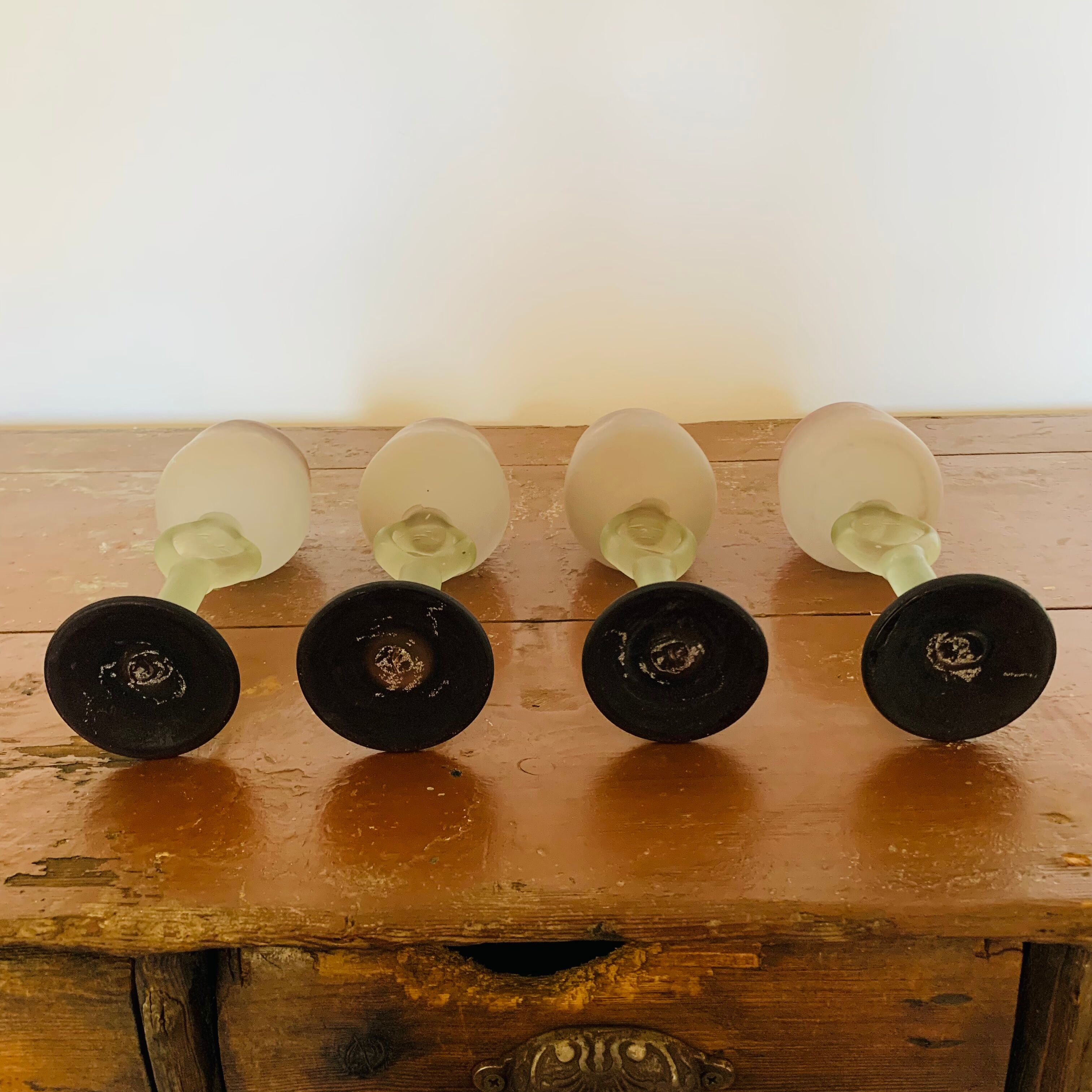 Set of 4 stemmed glasses and 1 glass paste carafe