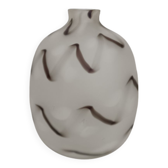 Vase boule vintage en verre poli blanc / gris / noir