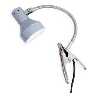 Clamp-on workshop lamp