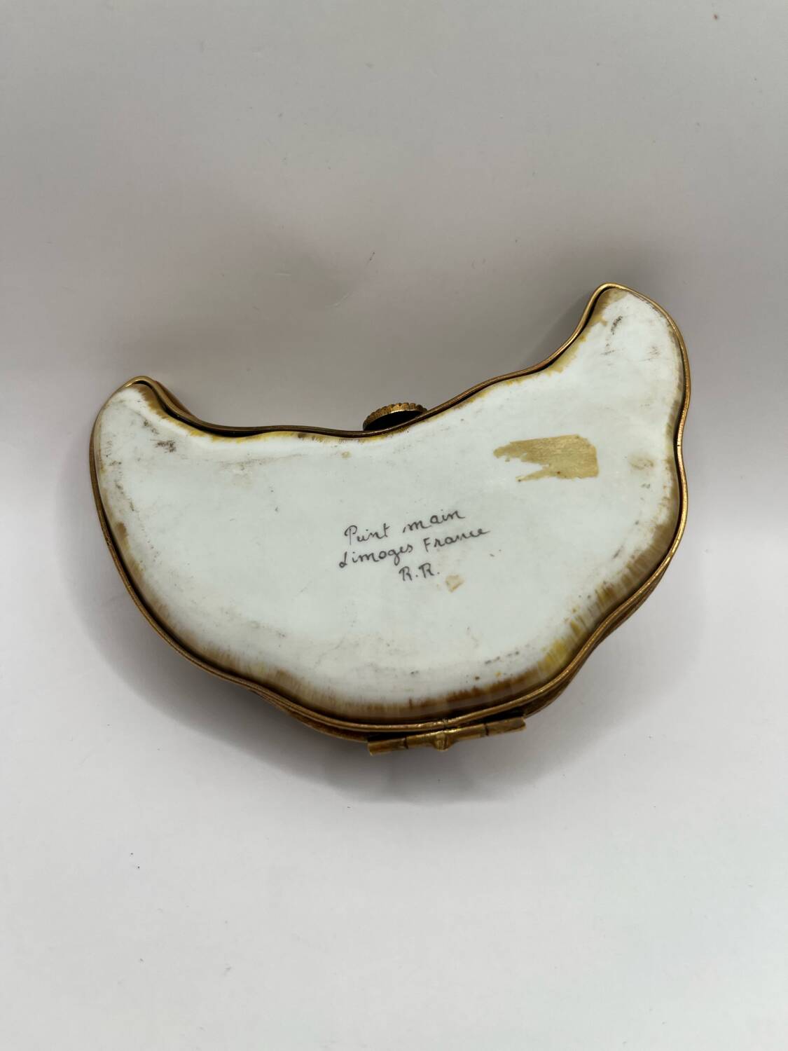 Porcelain box in the shape of a crescent