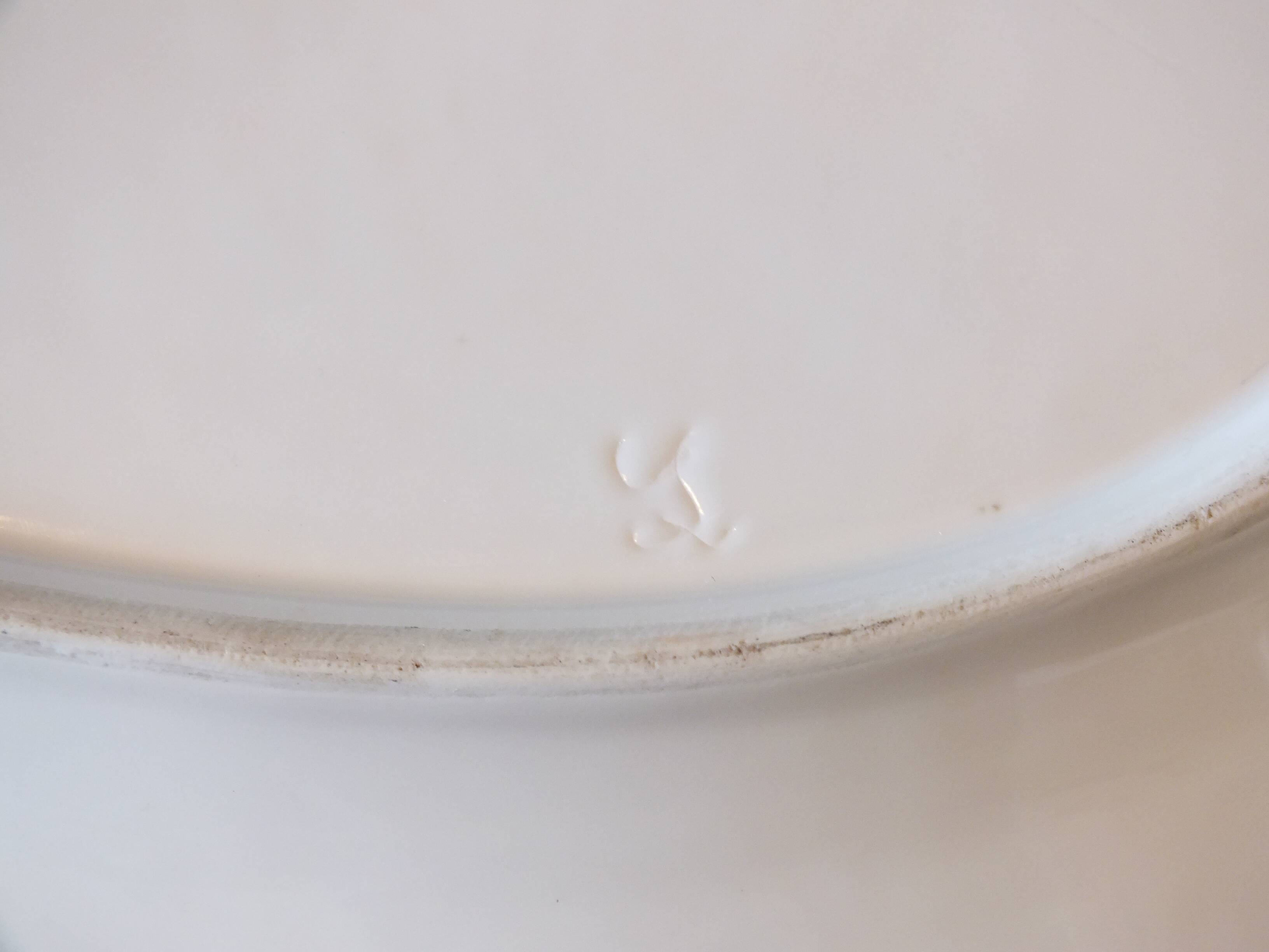 Large thick dish in white porcelain from Paris 19th
