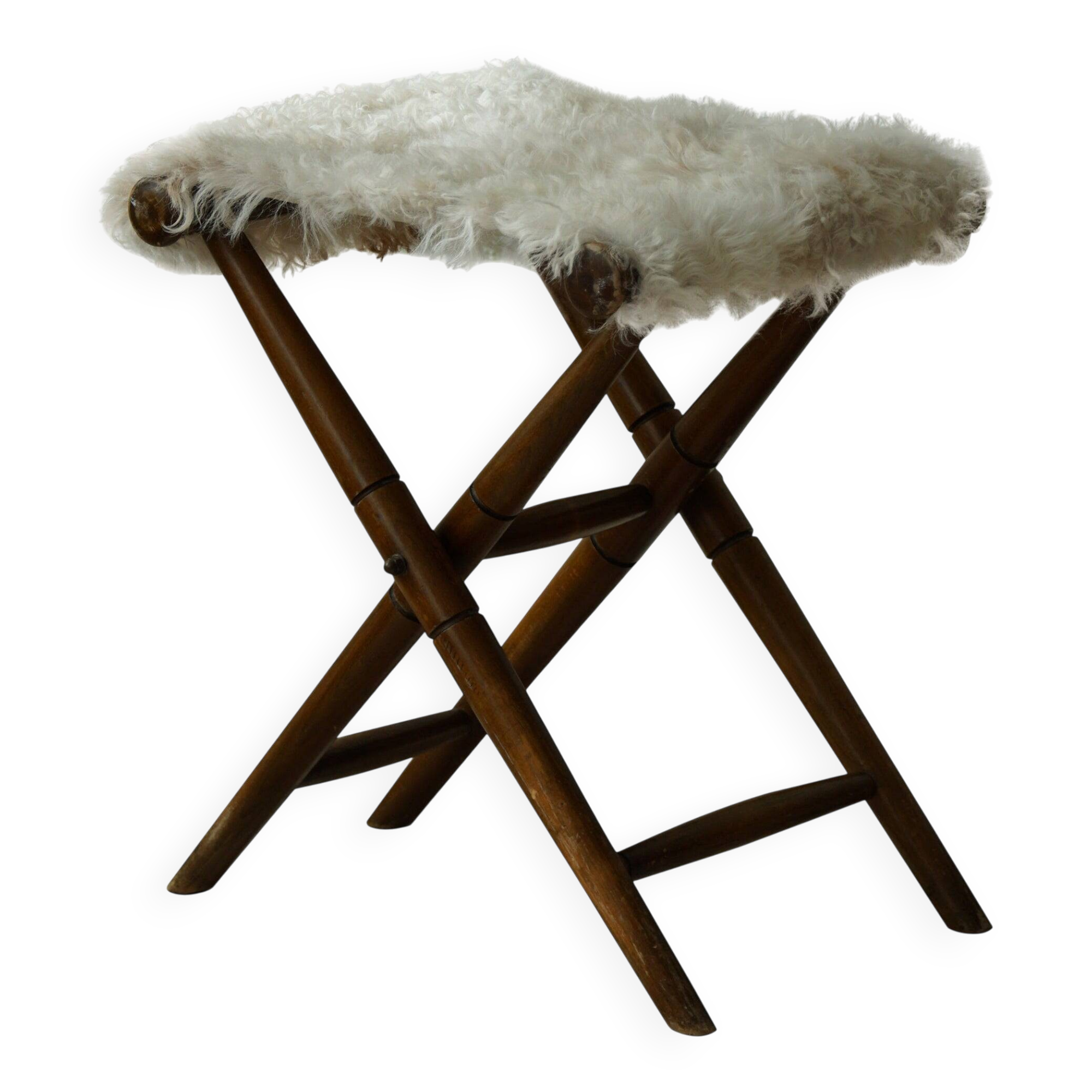 Tabouret pliant, retapissé en peau de mouton à poils longs, style mi-siècle moderne, années 1950