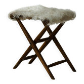 Tabouret pliant, retapissé en peau de mouton à poils longs, style mi-siècle moderne, années 1950