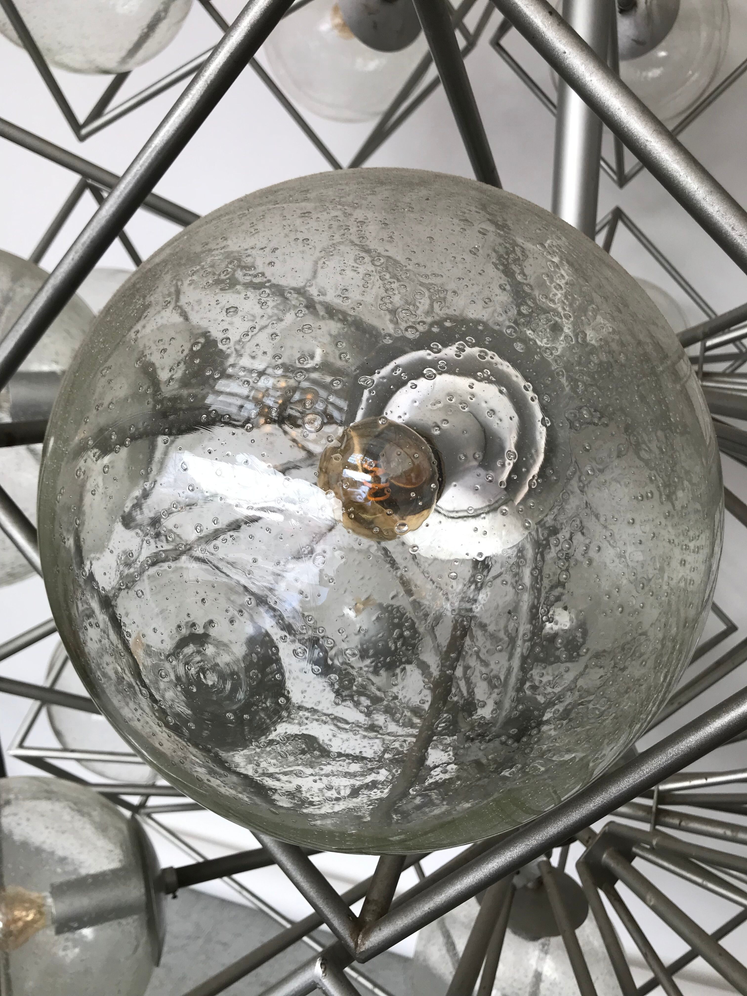 Lustre en verre et métal