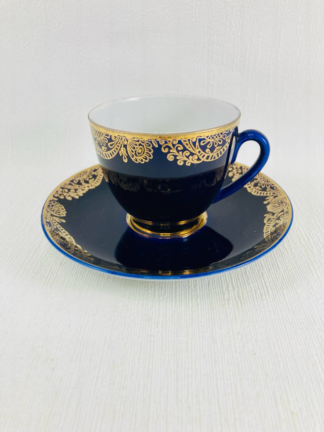 6 Lomonosov Cups and Saucers in Cobalt Blue with Gold Trim