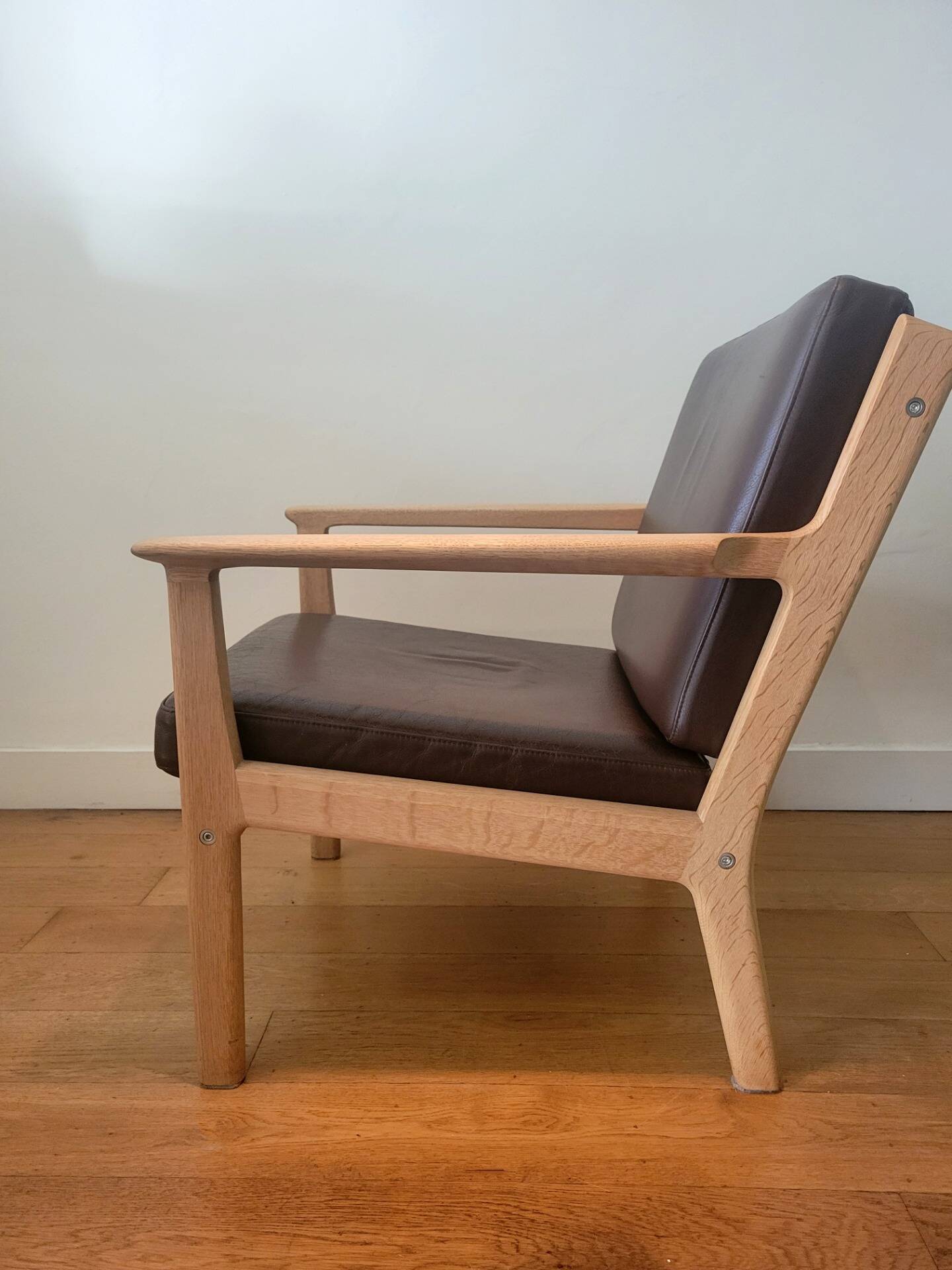Vintage GE 256 armchair by Hans J. Wegner for Getama