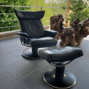 1 Stressless Jazz armchair - black leather and its ottoman
