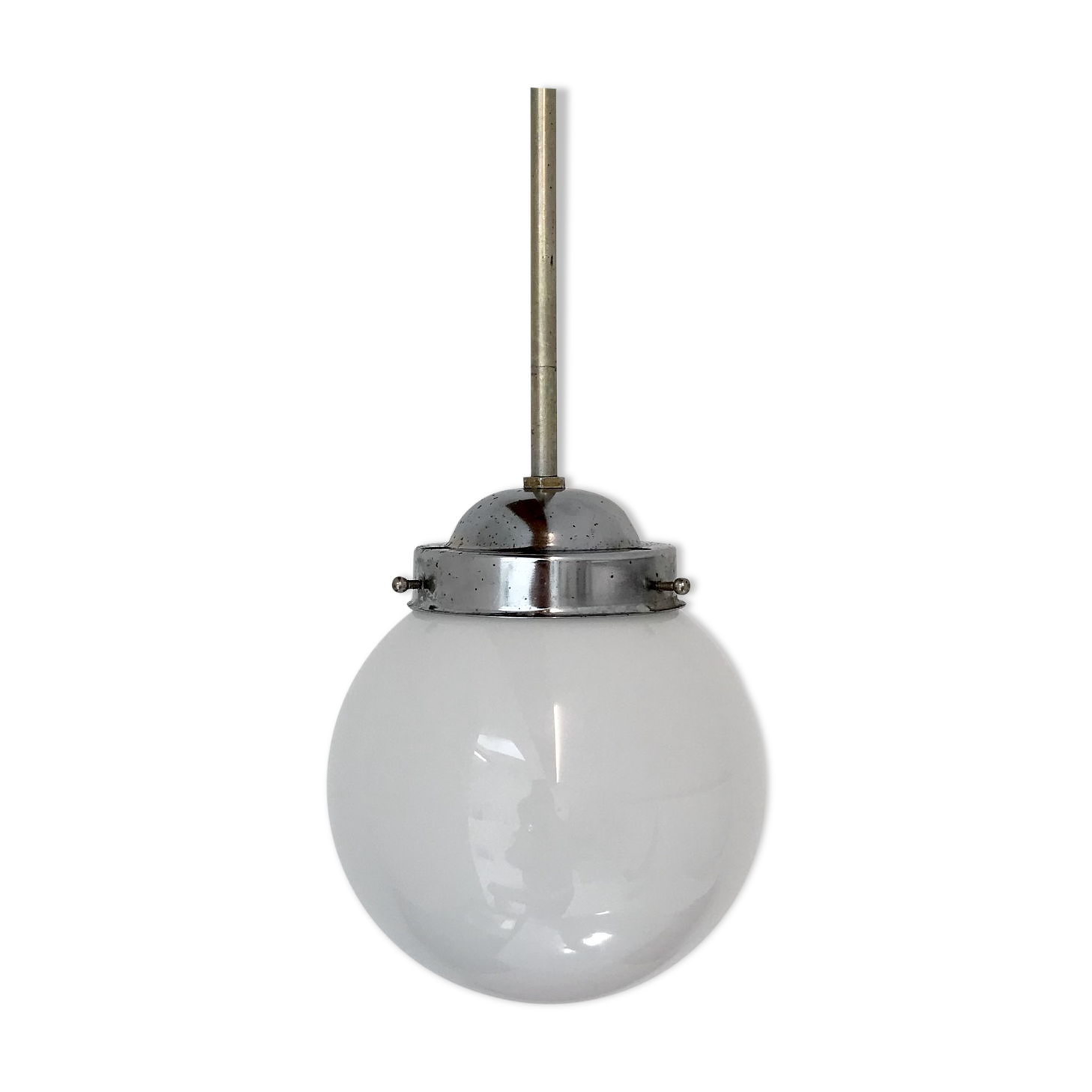 Hanging white opaline ball