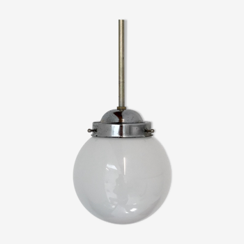 Suspension boule opaline blanche