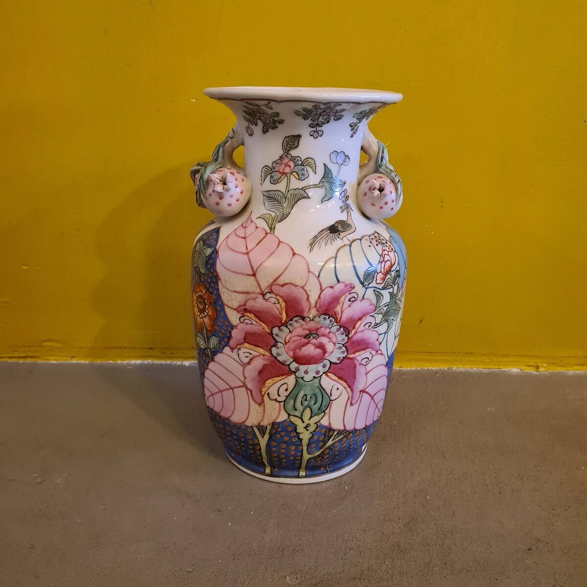 Famille Roze Chinese Porcelain Vase, 1st Half Of The 20th Century