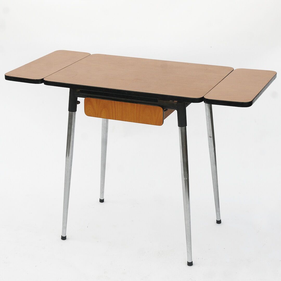 Table and 2 formica chairs