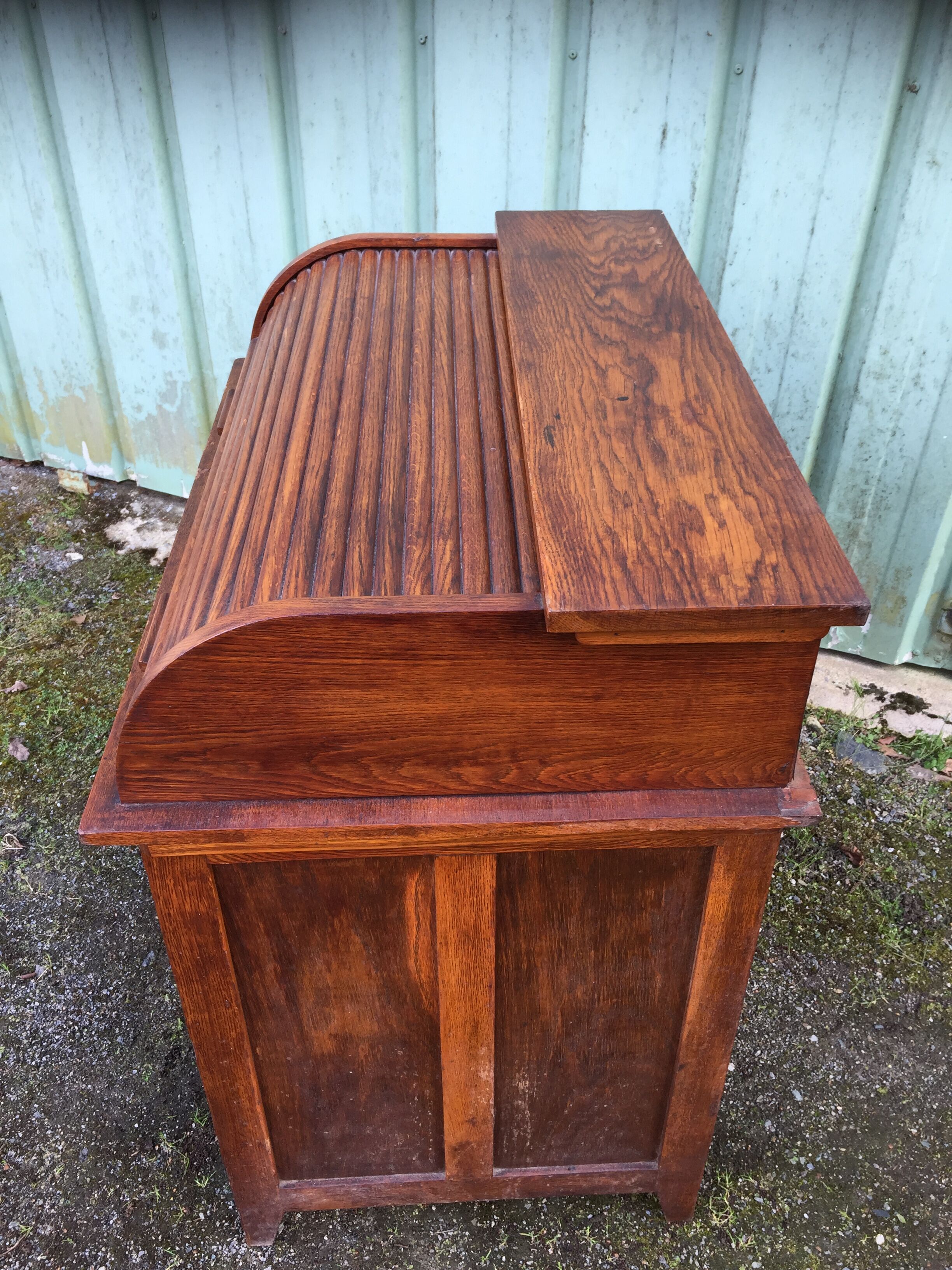 Vintage office called American office with oak curtain