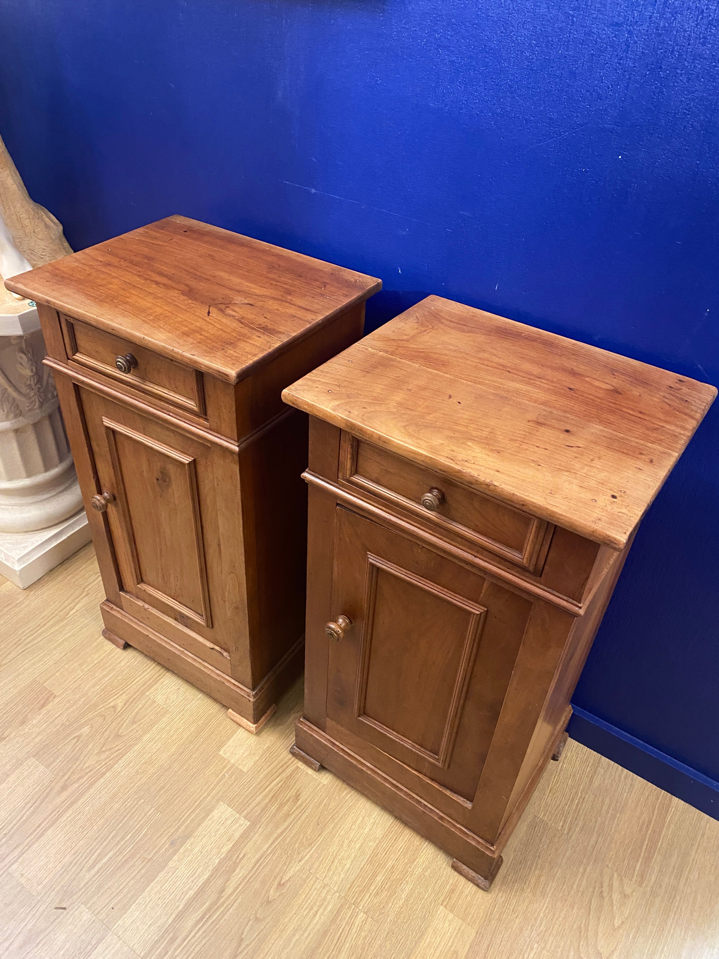 Pair bedside / louis Philippe nightstand