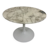 Saarinen Round Tulip Pedestal Table